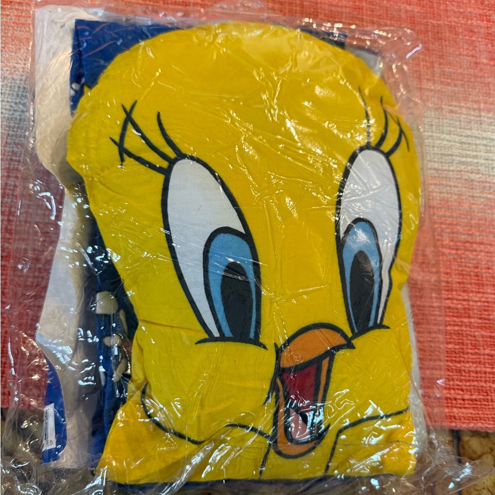 Tweety Bird Yellow Wall Laundry Bag/Hamper New Old Stock